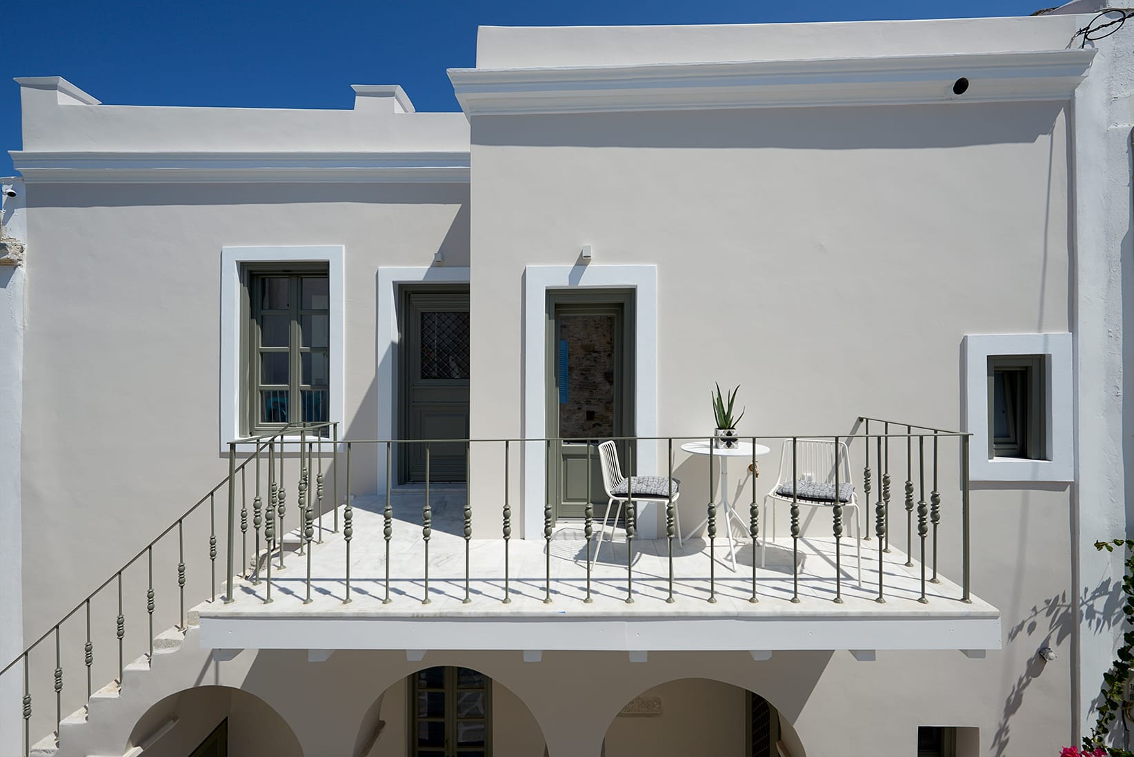 Evripiotis Architects-athena-suites-paros-evripiotis-architects-09-new-Athena Suites, Paros Island
