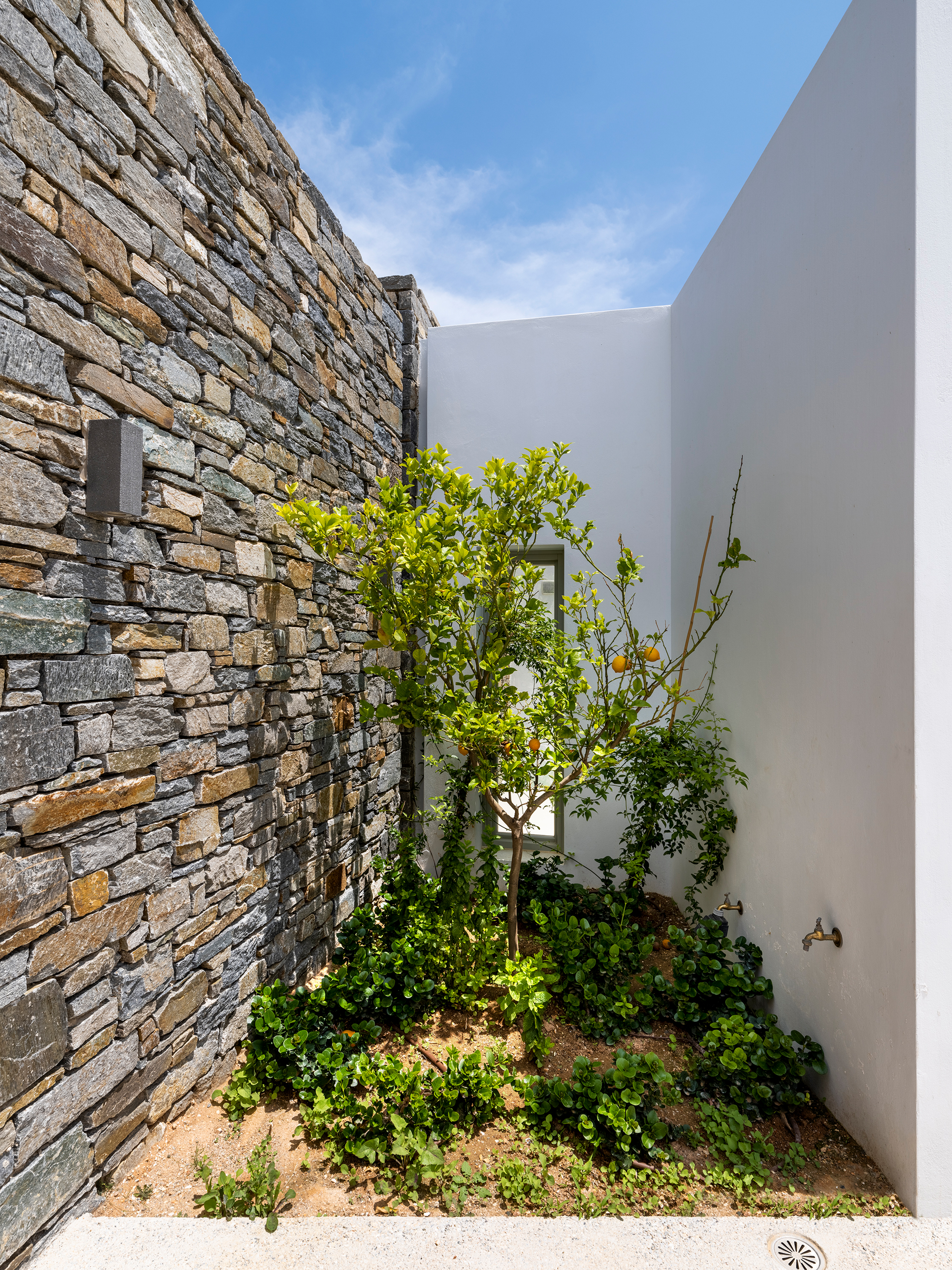 Evripiotis Architects--Hill House, Paros Island