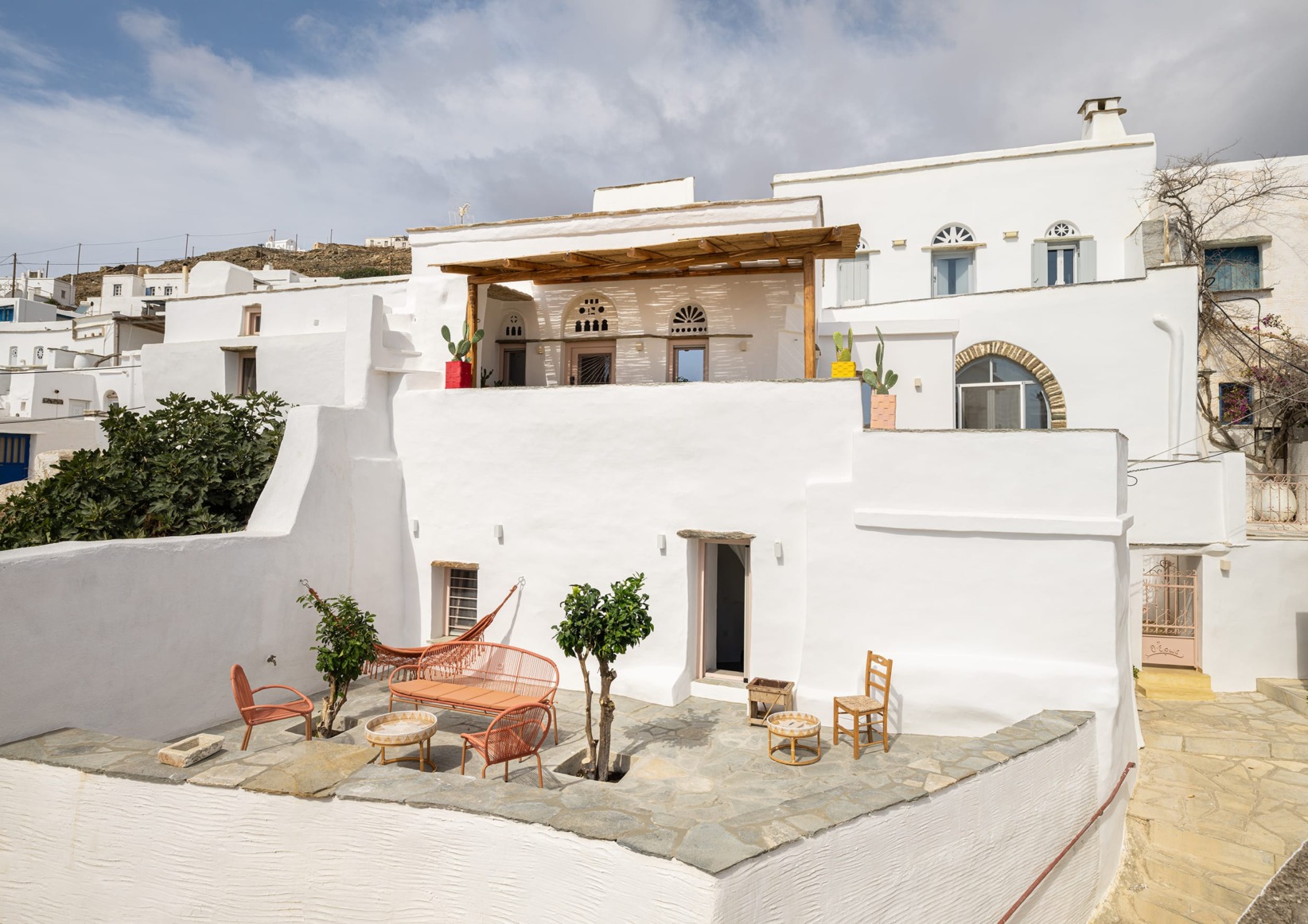 Evripiotis Architects-Th_eros House presented on Greek Foundation