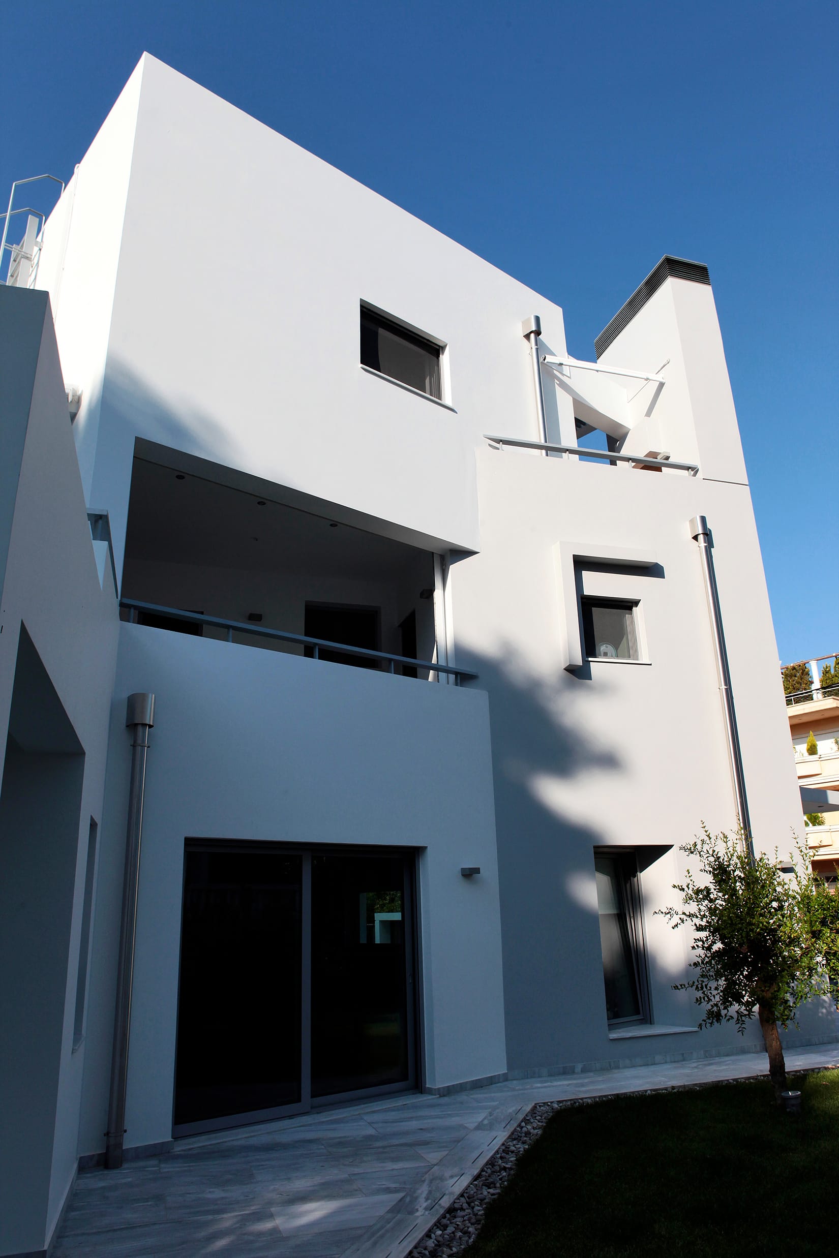Evripiotis Architects-twisted-house-psychiko-athens-evripiotis-architects-03-new-Twisted House, Athens